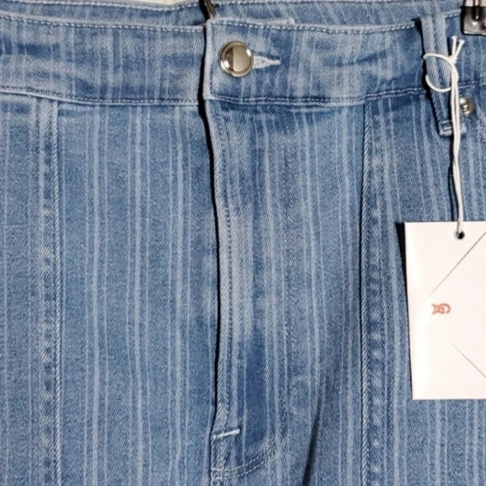 ⚜️Good American Blue Jean Shorts with Frayed Hem